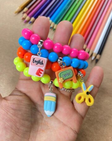 Kit 4 Pulseiras Coleção Escolar